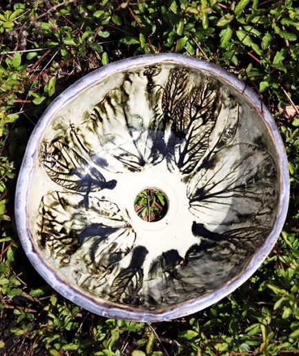 Umywalka Nablatowa 'Bergenia' z Motywem Liści - Połączenie Ekologii i Wyrafinowanego Designu