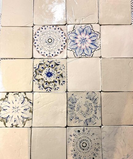 Płytki ceramiczne „Rozeta Mix” – duże, ręcznie robione kafle z unikalnymi wzorami