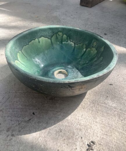 Umywalka Nablatowa Ceramiczna 'Szmaragd' - stare złoto na zewnątrz, Elegancka Ekstrawagancja w Kolorze Zieleni