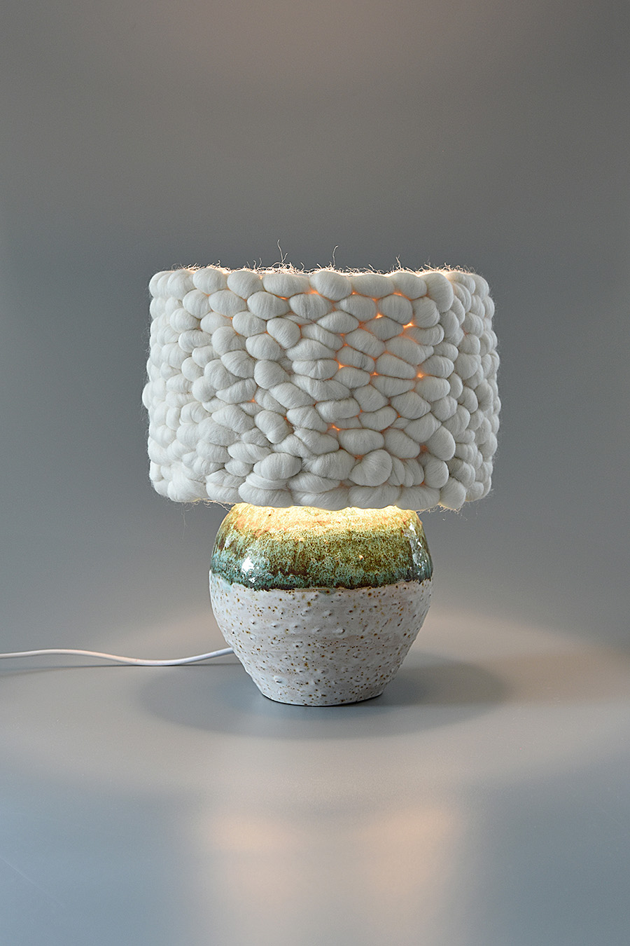 Lampa ceramiczna stołowa – ręcznie tworzona rzeźba światła Lampa ceramiczna stołowa – ręcznie tworzona rzeźba światła