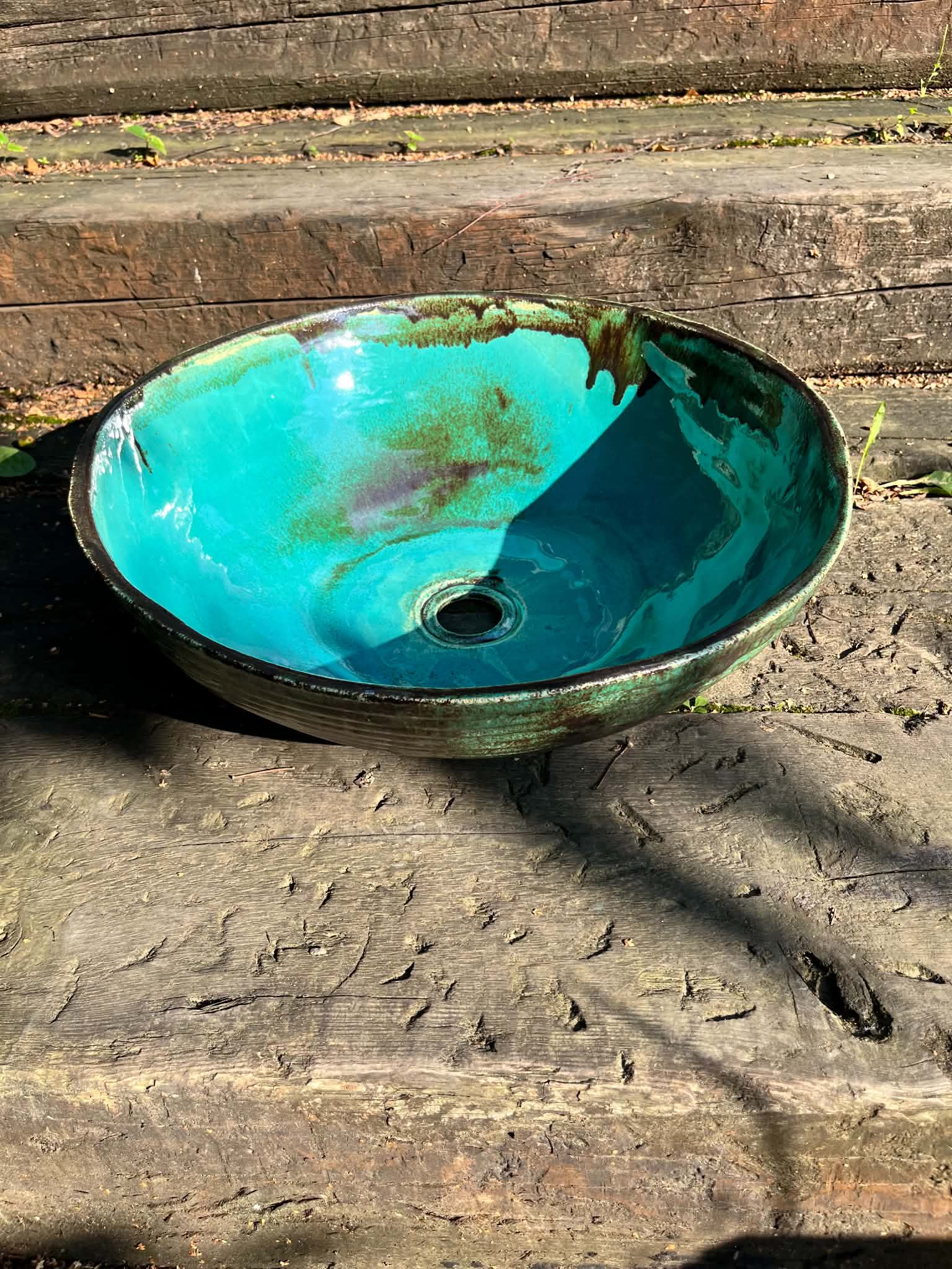 funkia z zielonym Ceramiczna Umywalka: Turkusowa Funkia Zielona z zielonym na zewnątrz